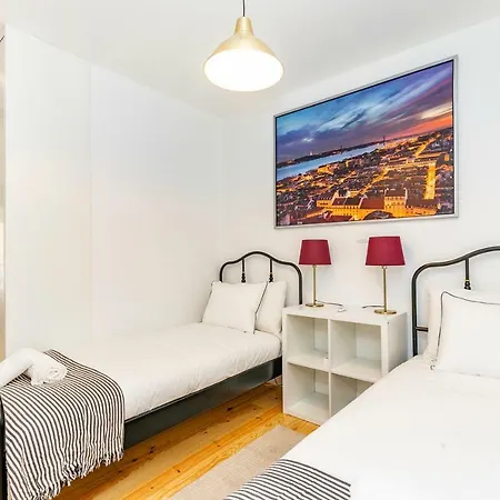 Apartment Aura Of *