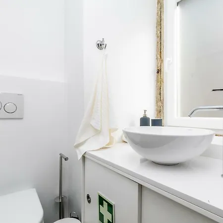 Aura Of Apartment Lisbon